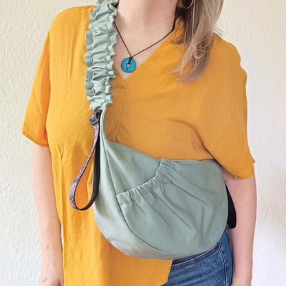 Schnittmuster Kuro Bag – Halbmondtasche mit gerafftem Träger in 4 Größen